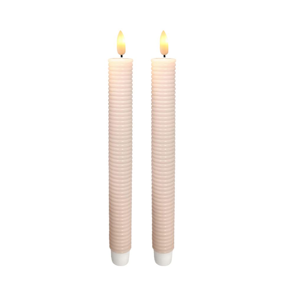 ¿Son las velas LED enroladas a prueba de viento cuando se usan al aire libre?